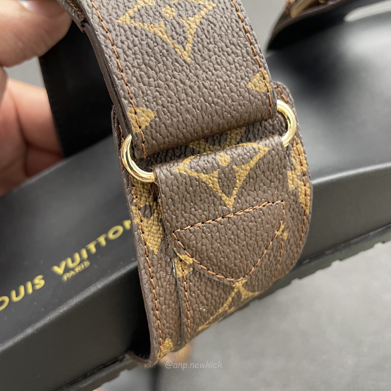 Louis Vuitton Bom Dia Flat Mule Sandals (5) - newkick.app